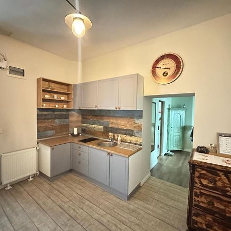 Cozyflat In The Central Arad Bagian luar foto