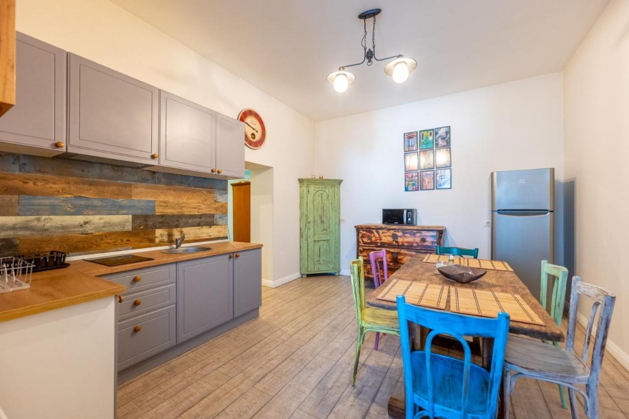 Cozyflat In The Central Arad Bagian luar foto